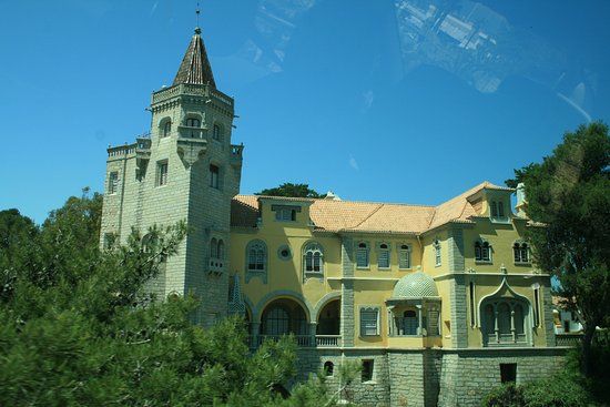 Museo-Biblioteca Condes Castro Guimarães